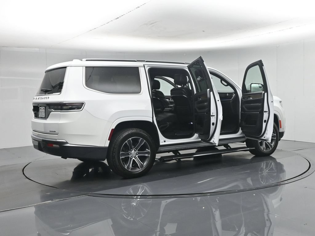Used 2022 Jeep Grand Wagoneer Series I AWD/4WD image 6