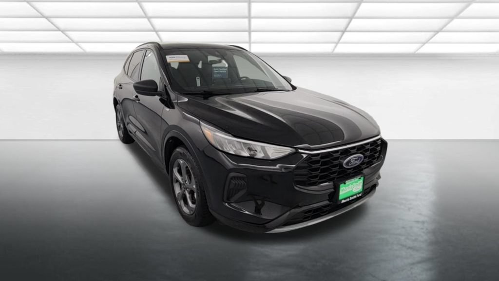 Certified 2024 Ford Escape ST-Line AWD/4WD image 10