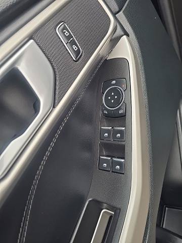 Certified 2023 Ford Explorer XLT w/ Equipment Group 202A AWD/4WD image 17