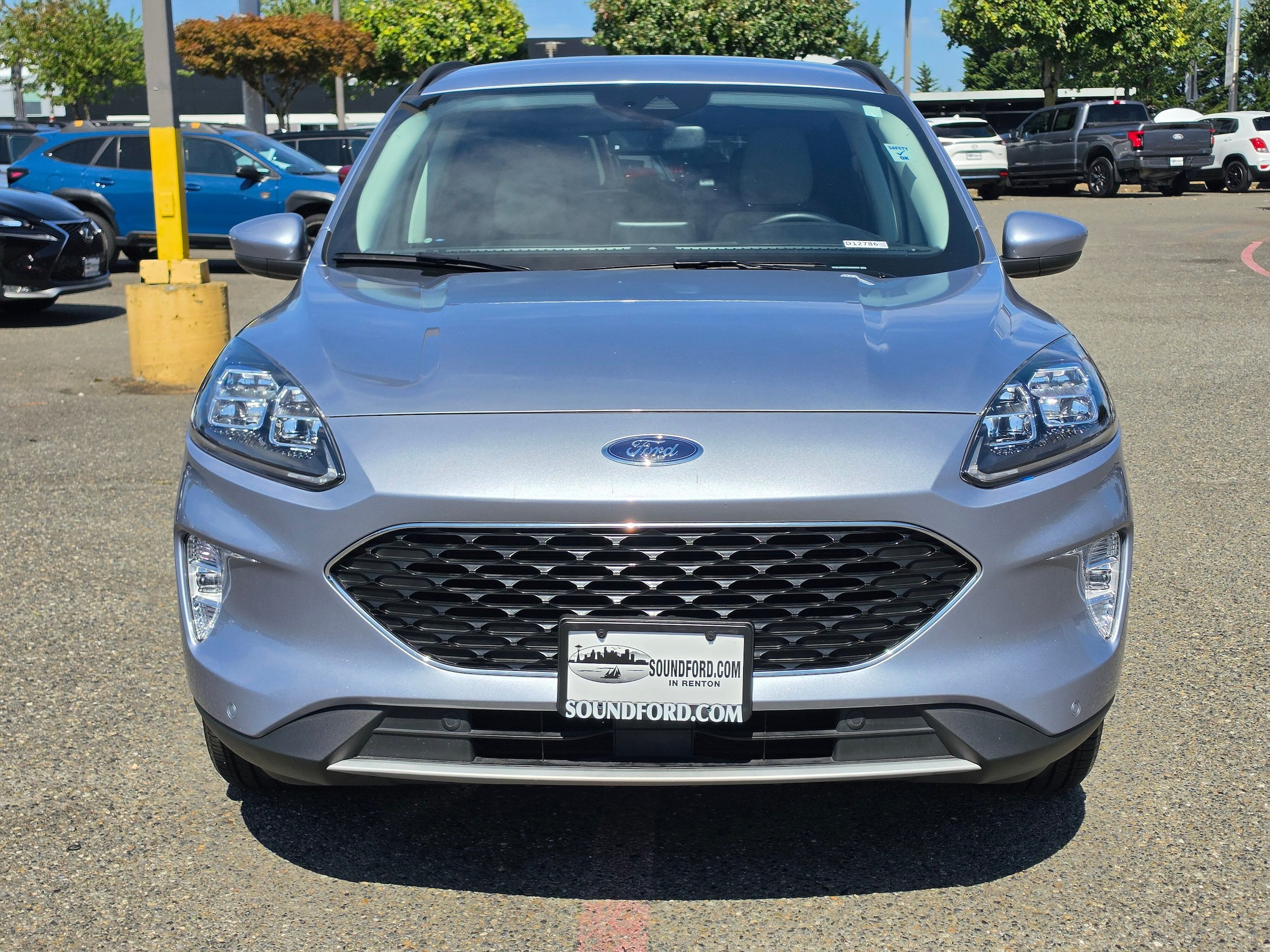 Certified 2022 Ford Escape Titanium AWD/4WD image 8