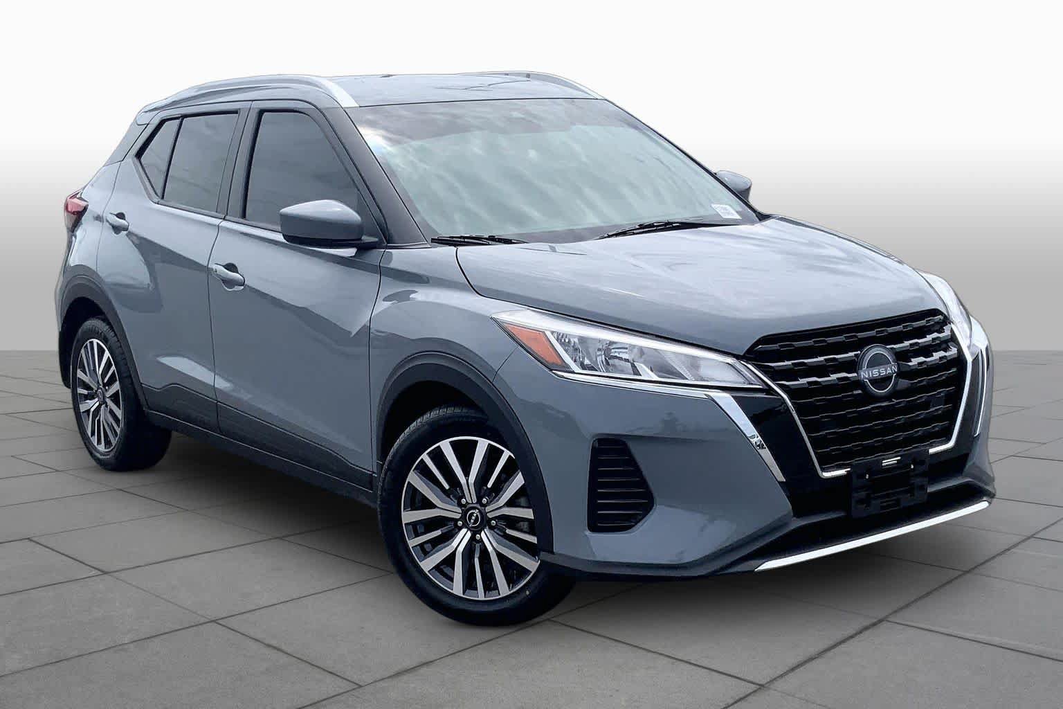 Used 2023 Nissan Kicks SV FWD image 3