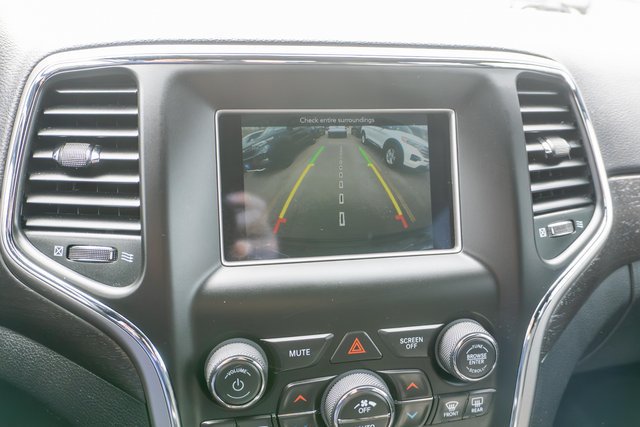 Used 2018 Jeep Grand Cherokee Laredo AWD/4WD image 24