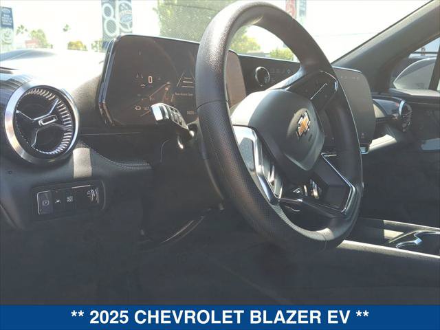 Used 2025 Chevrolet Blazer EV LT FWD image 12