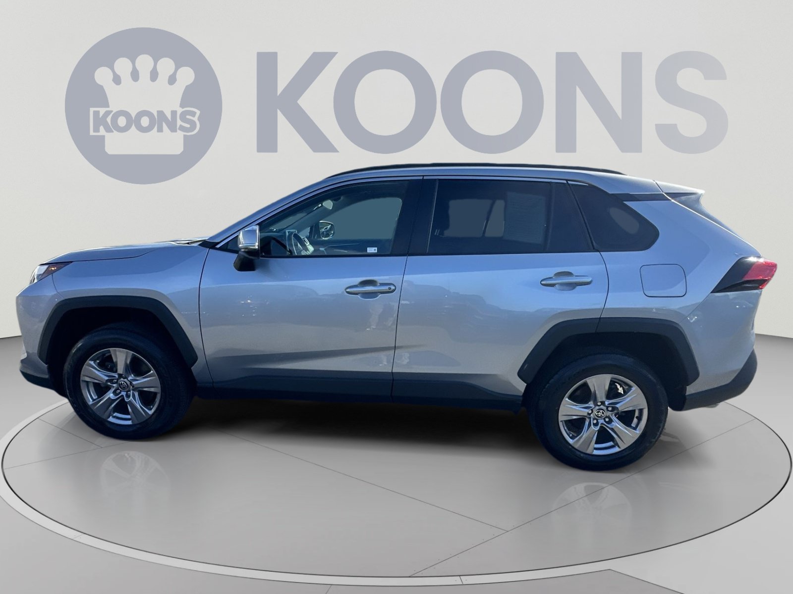 Used 2023 Toyota RAV4 XLE w/ Convenience Package AWD/4WD image 7