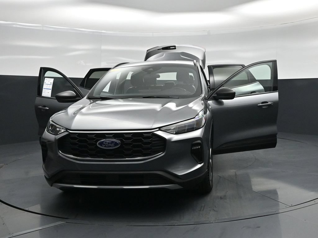 Certified 2025 Ford Escape ST-Line w/ Tech Pack #1 FWD image 26