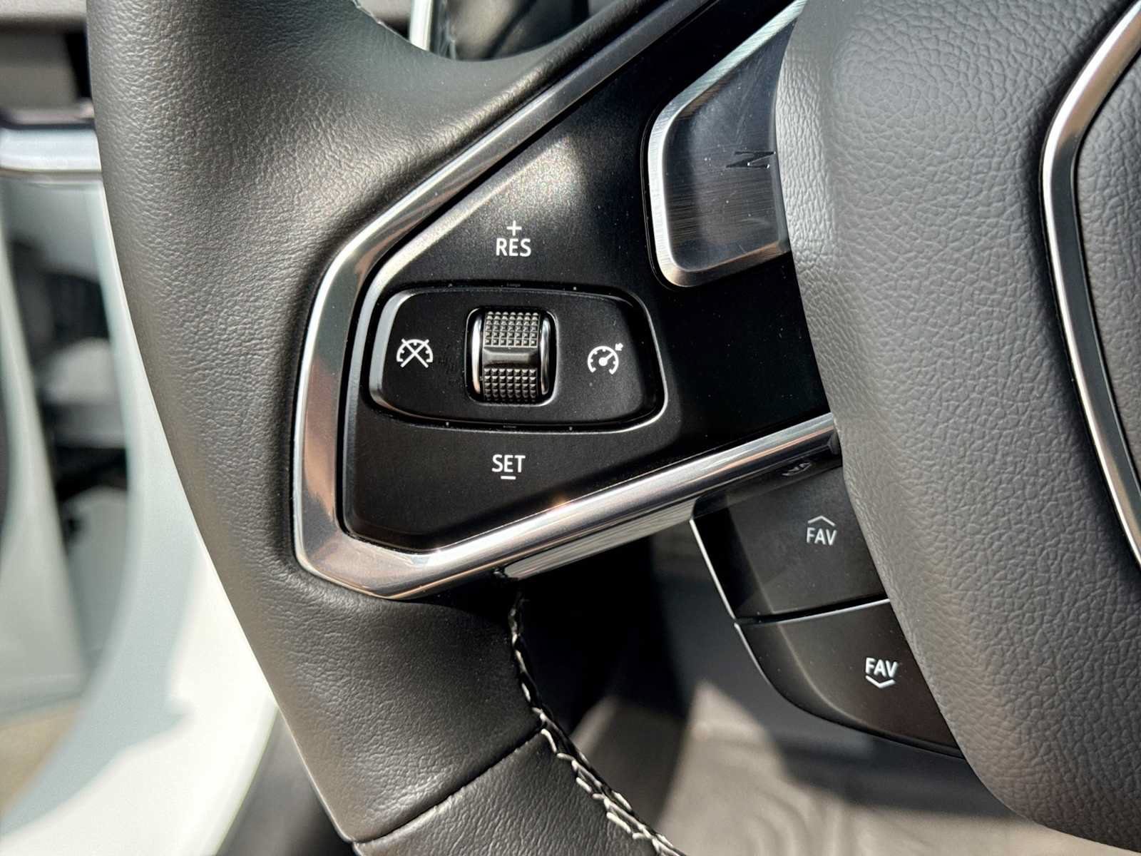 Used 2023 Chevrolet Corvette Stingray Preferred Conv w/ Z51 Performance Package RWD image 19