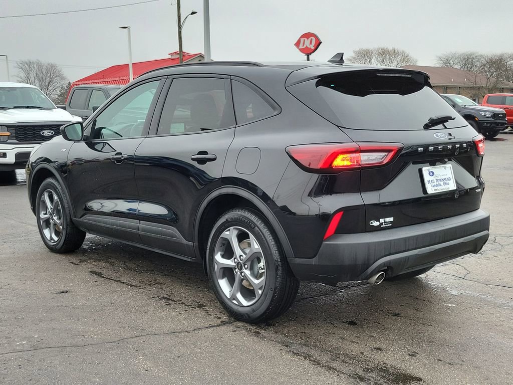 Certified 2025 Ford Escape ST-Line AWD/4WD image 3