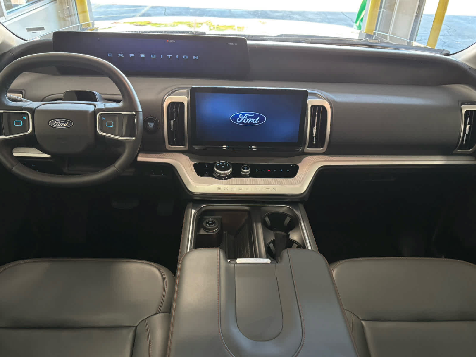 Certified 2025 Ford Expedition Active AWD/4WD image 10