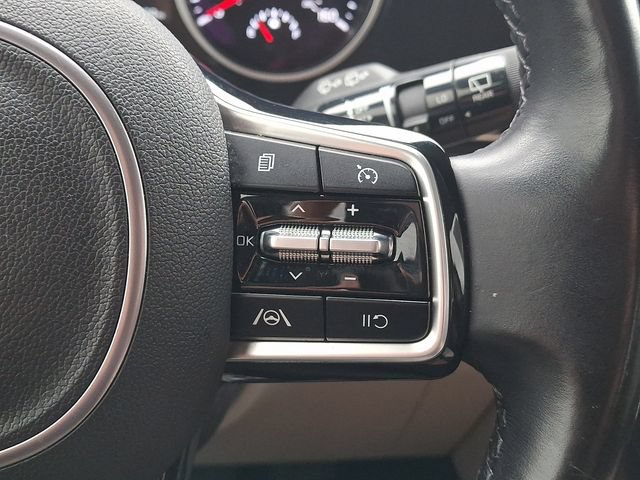 Used 2022 Kia Carnival LX FWD image 21