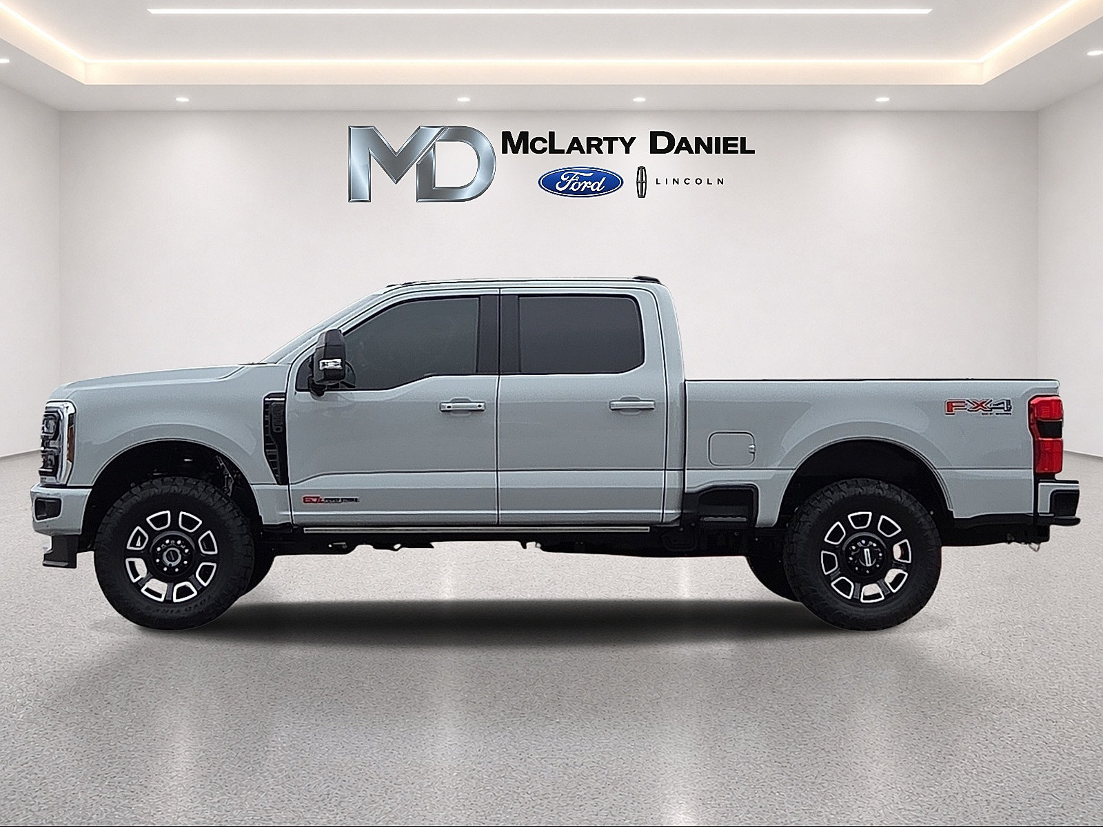Certified 2025 Ford F250 Platinum AWD/4WD image 3