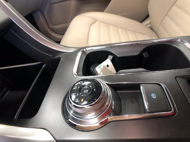 Certified 2018 Ford Fusion SE w/ Fusion SE Technology Package AWD/4WD image 18
