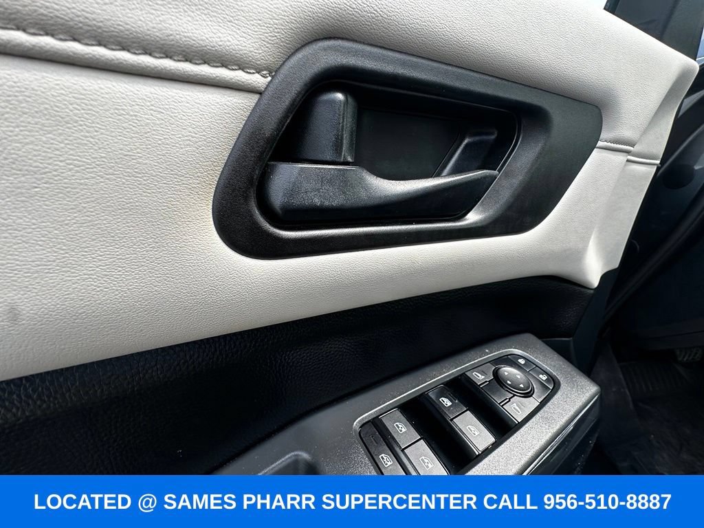 Used 2024 Nissan Pathfinder SV FWD image 16