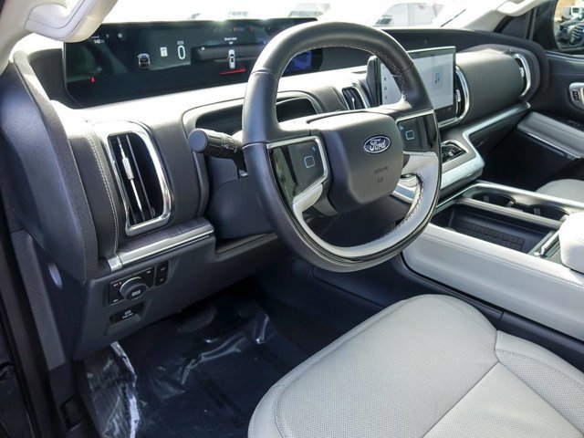 Certified 2025 Ford Expedition Platinum w/ Platinum Ultimate Package image 14