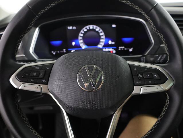 Used 2022 Volkswagen Tiguan SE AWD/4WD image 16