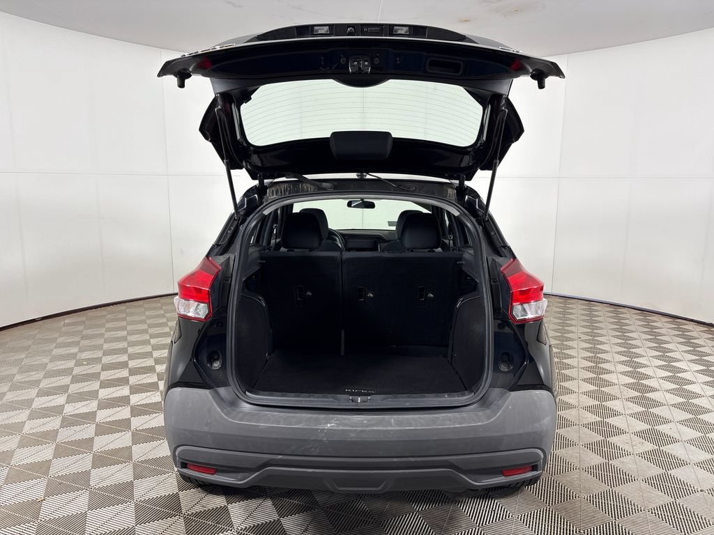 Used 2019 Nissan Kicks SV FWD image 23