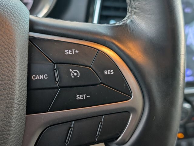 Used 2020 Jeep Grand Cherokee Limited w/ Luxury Group II image 24