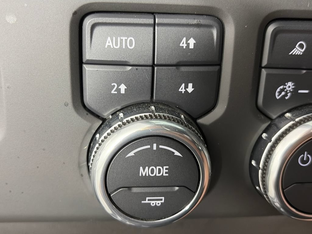 Used 2025 GMC Sierra 1500 AT4 w/ Technology Package AWD/4WD image 23