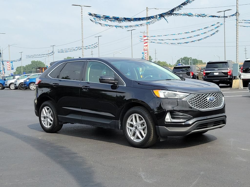 Certified 2023 Ford Edge SEL w/ Convenience Package AWD/4WD image 2
