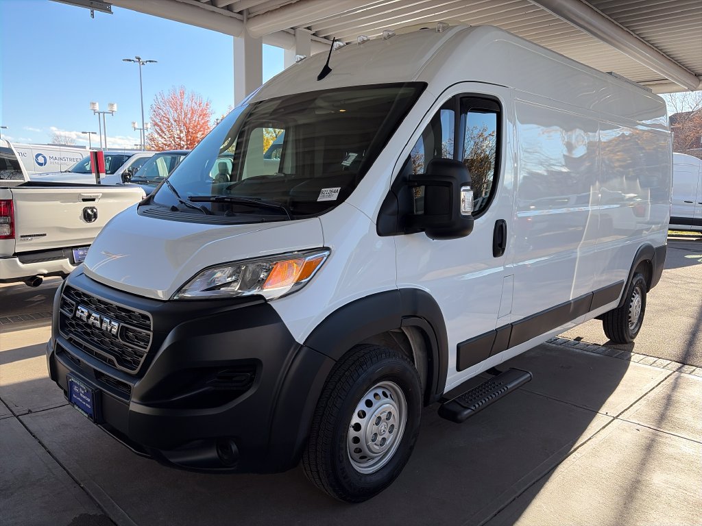 Used 2025 RAM ProMaster 2500 w/ Storage Group FWD image 3