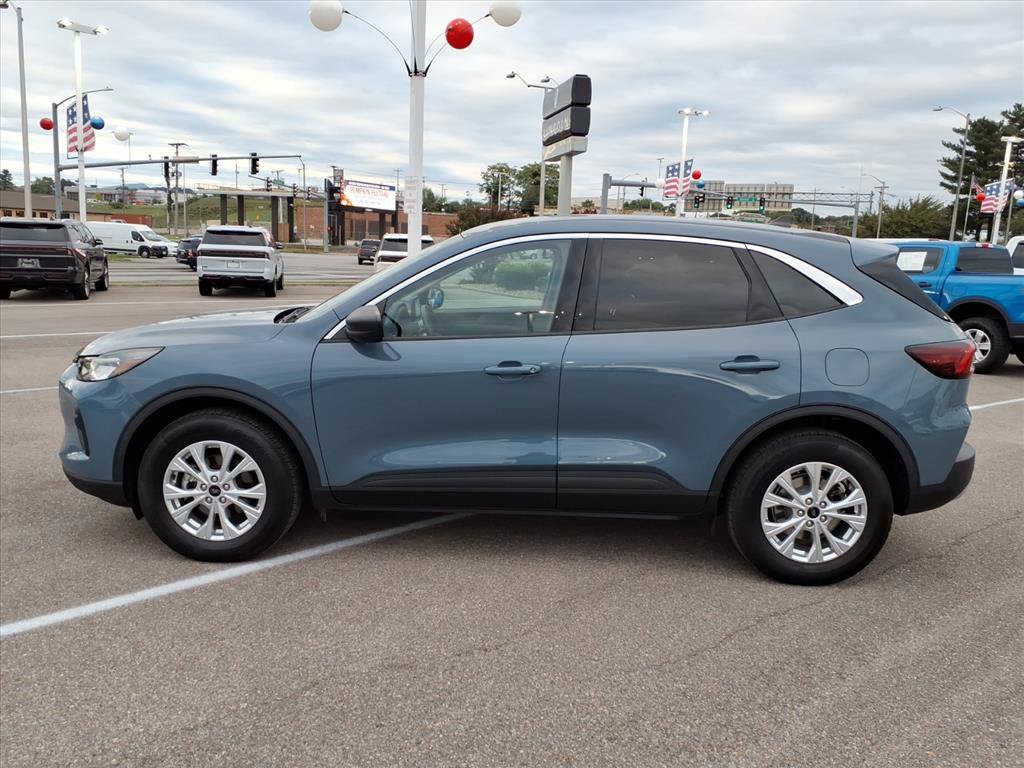 Certified 2024 Ford Escape Active AWD/4WD image 2