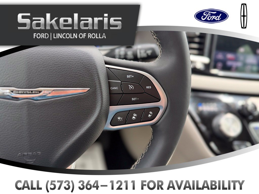 Used 2022 Chrysler Pacifica Touring-L FWD image 18