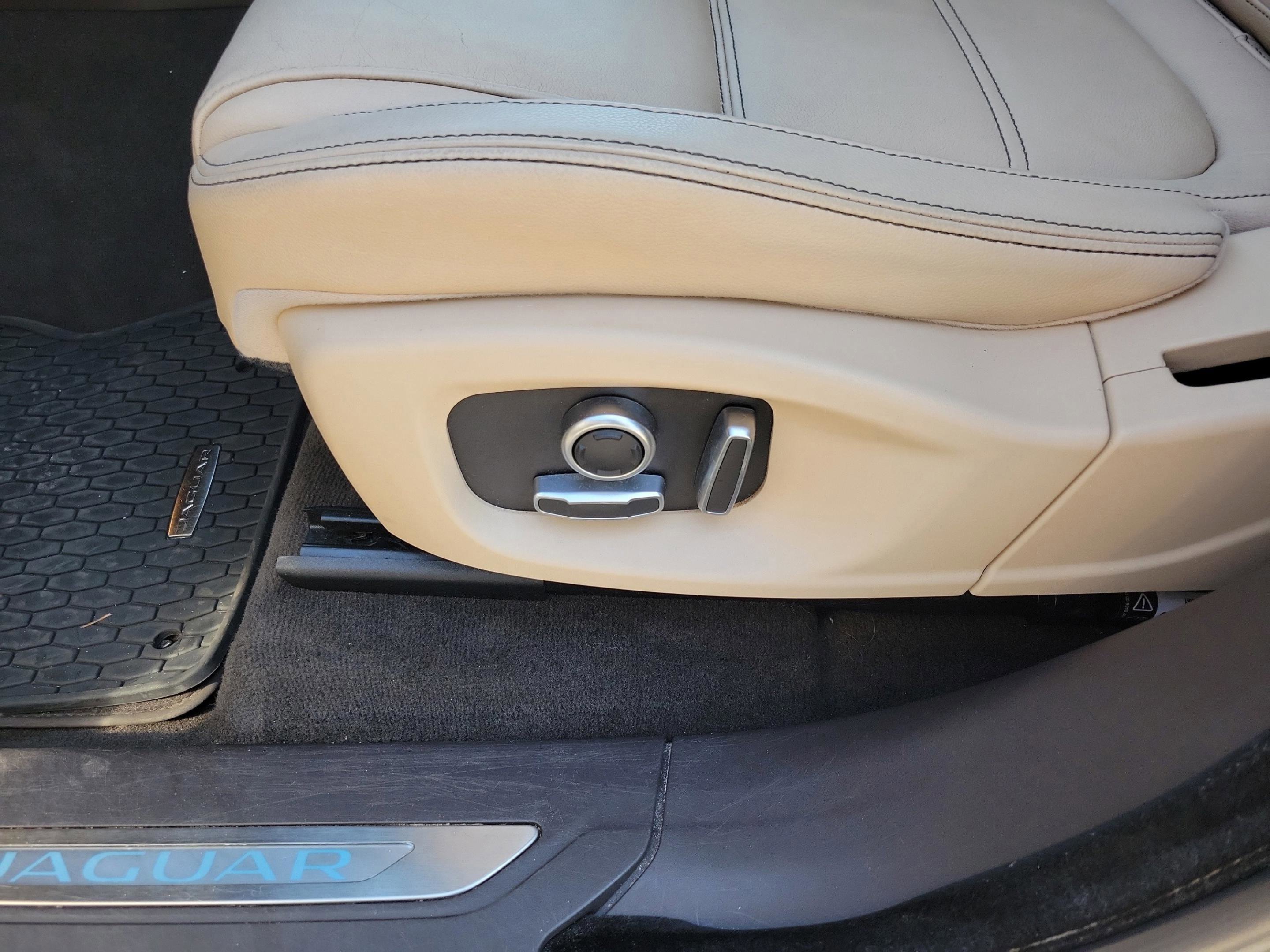 Used 2020 Jaguar F-PACE Prestige image 10