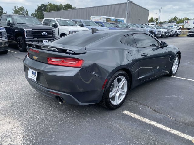 Used 2018 Chevrolet Camaro LT RWD image 7