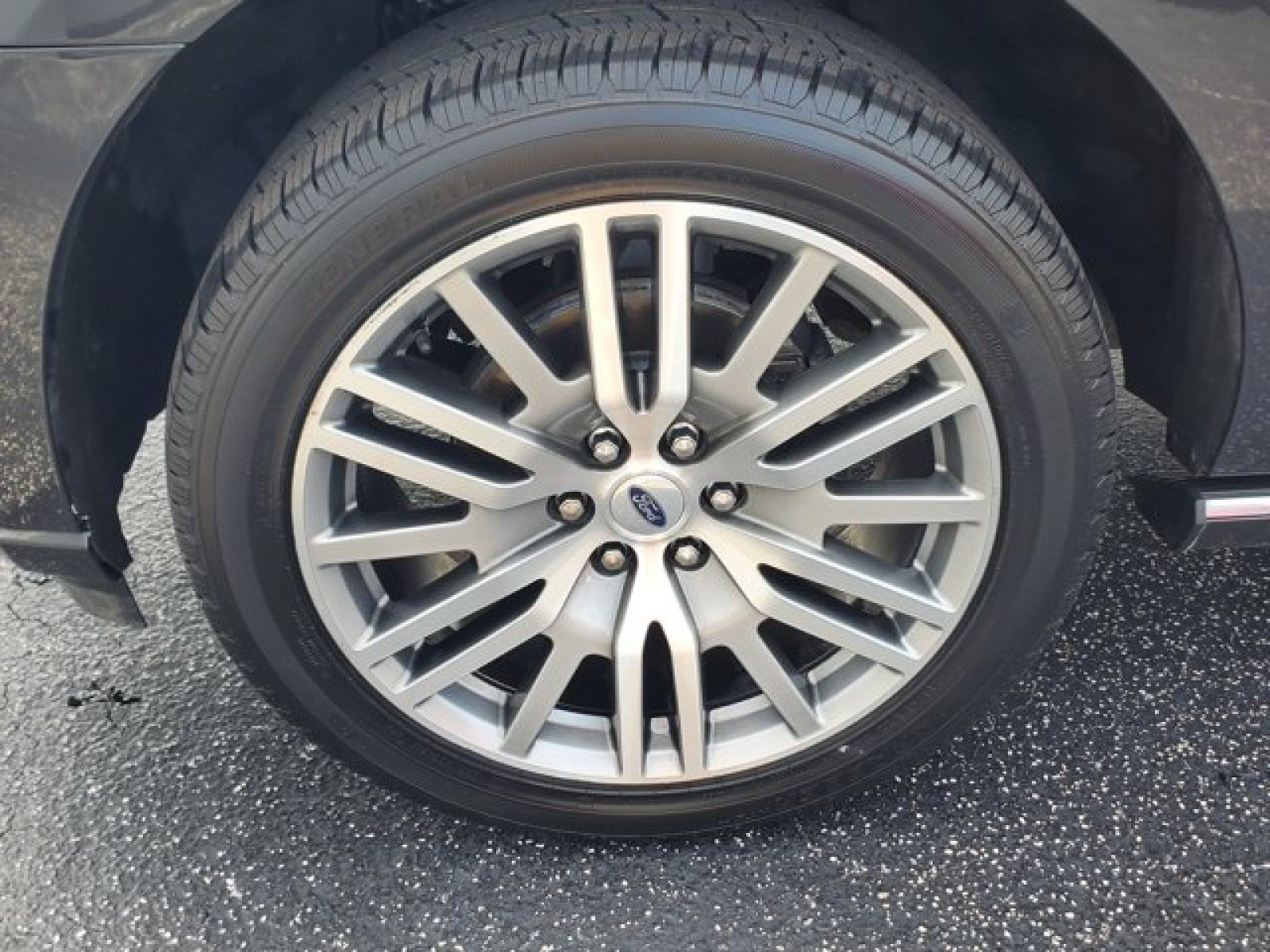 Certified 2023 Ford Expedition Max Platinum AWD/4WD image 4