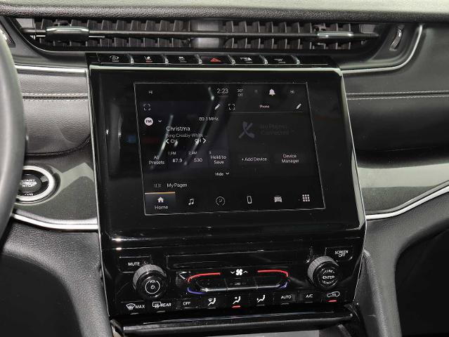 Used 2023 Jeep Grand Cherokee L Laredo image 31