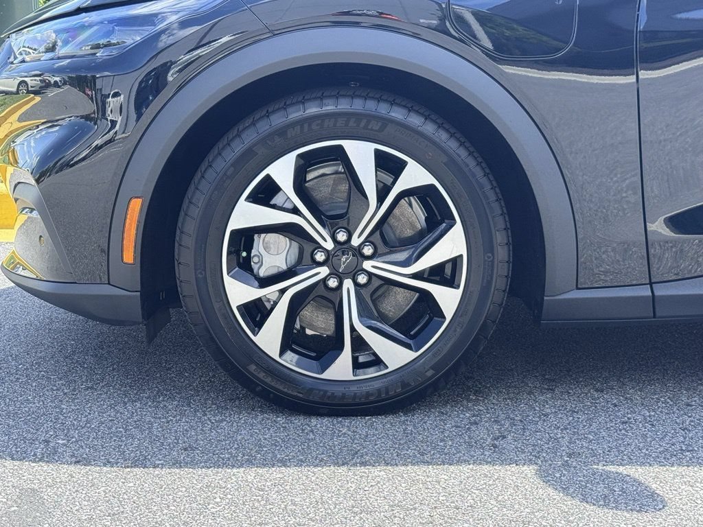 Certified 2025 Ford Mustang Mach-E Select RWD image 9