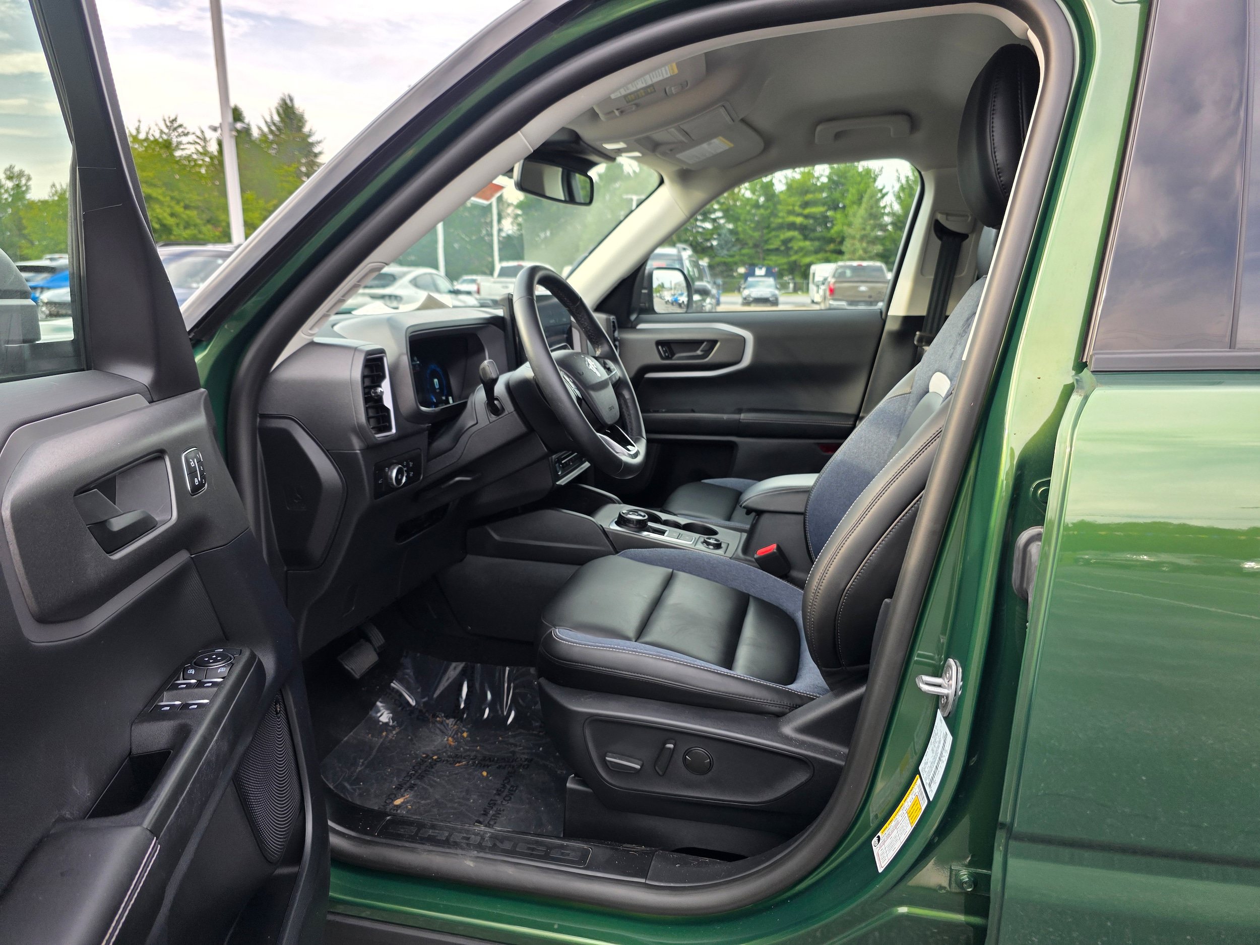 Certified 2025 Ford Bronco Sport Outer Banks w/ Outer Banks Tech Package+ AWD/4WD image 20