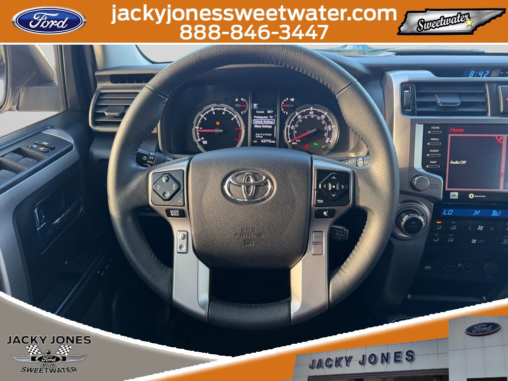 Used 2022 Toyota 4Runner Limited AWD/4WD image 11