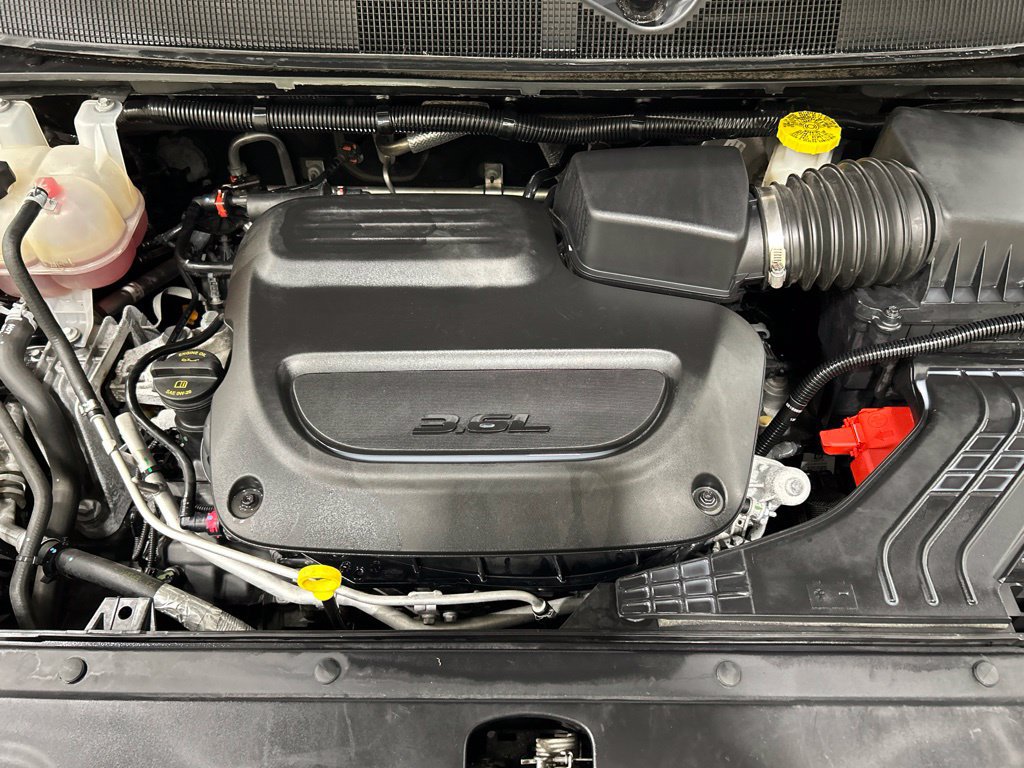Used 2023 Chrysler Pacifica Touring-L FWD image 31