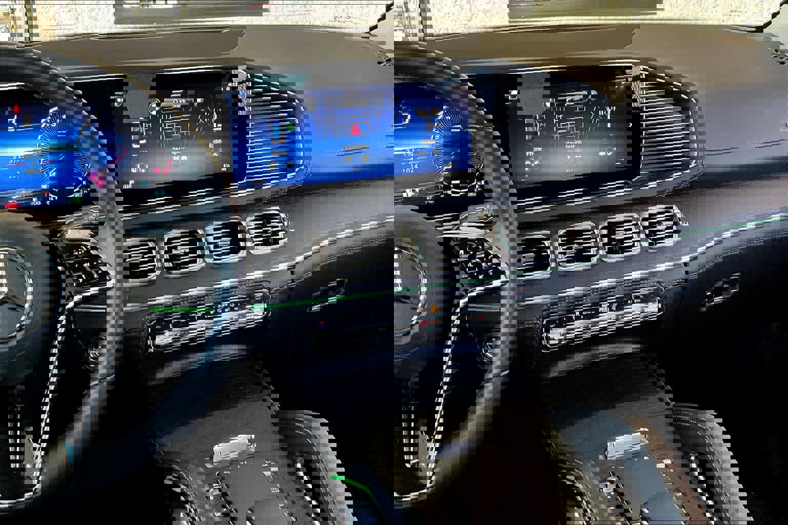 Used 2025 Mercedes-Benz GLE 350 4MATIC image 8