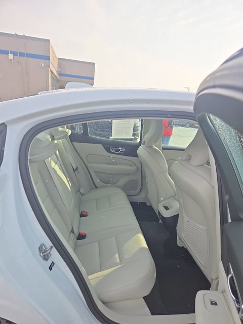 Used 2019 Volvo S60 T5 Momentum w/ Premium Package image 29