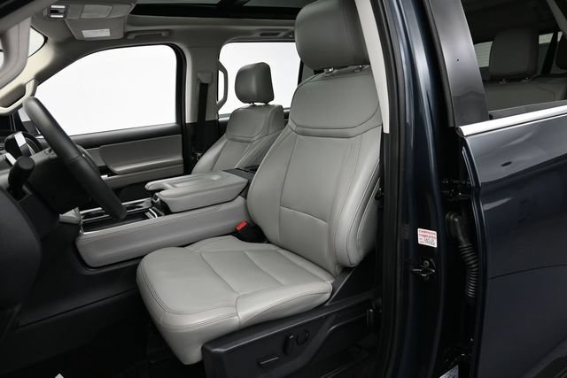 Certified 2025 Ford Expedition Active AWD/4WD image 11