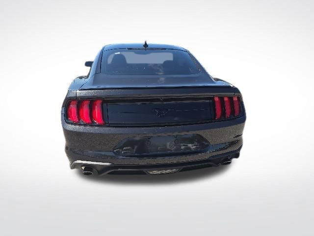 Certified 2022 Ford Mustang Coupe w/ Black Accent Package RWD image 4