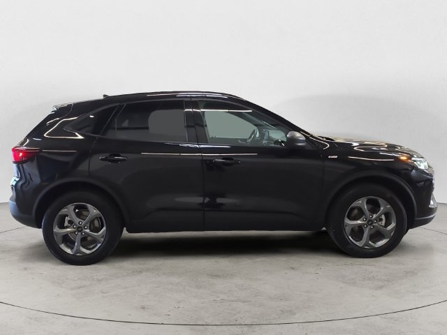Certified 2025 Ford Escape ST-Line AWD/4WD image 4