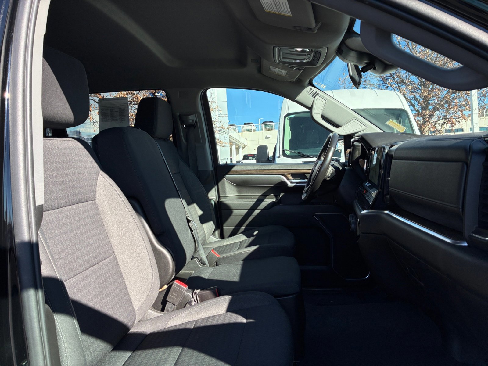 Used 2022 Chevrolet Silverado 1500 LT image 19