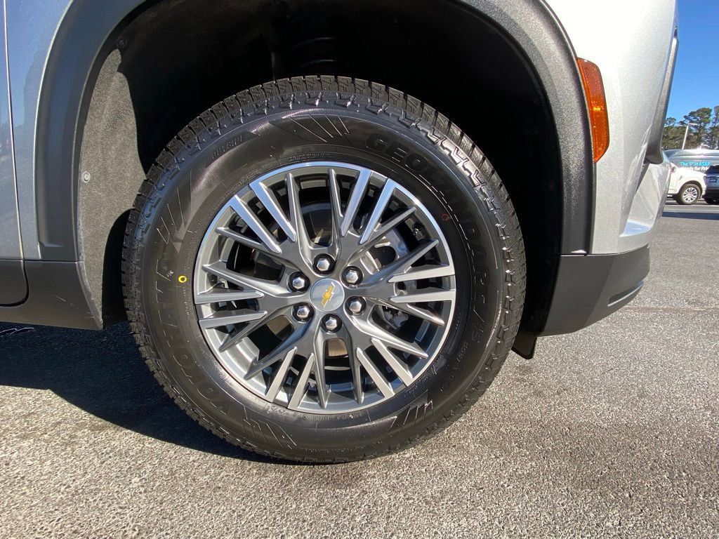 Used 2024 Chevrolet Traverse LS image 30