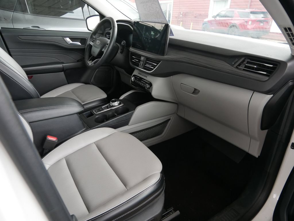 Certified 2023 Ford Escape Platinum AWD/4WD image 10