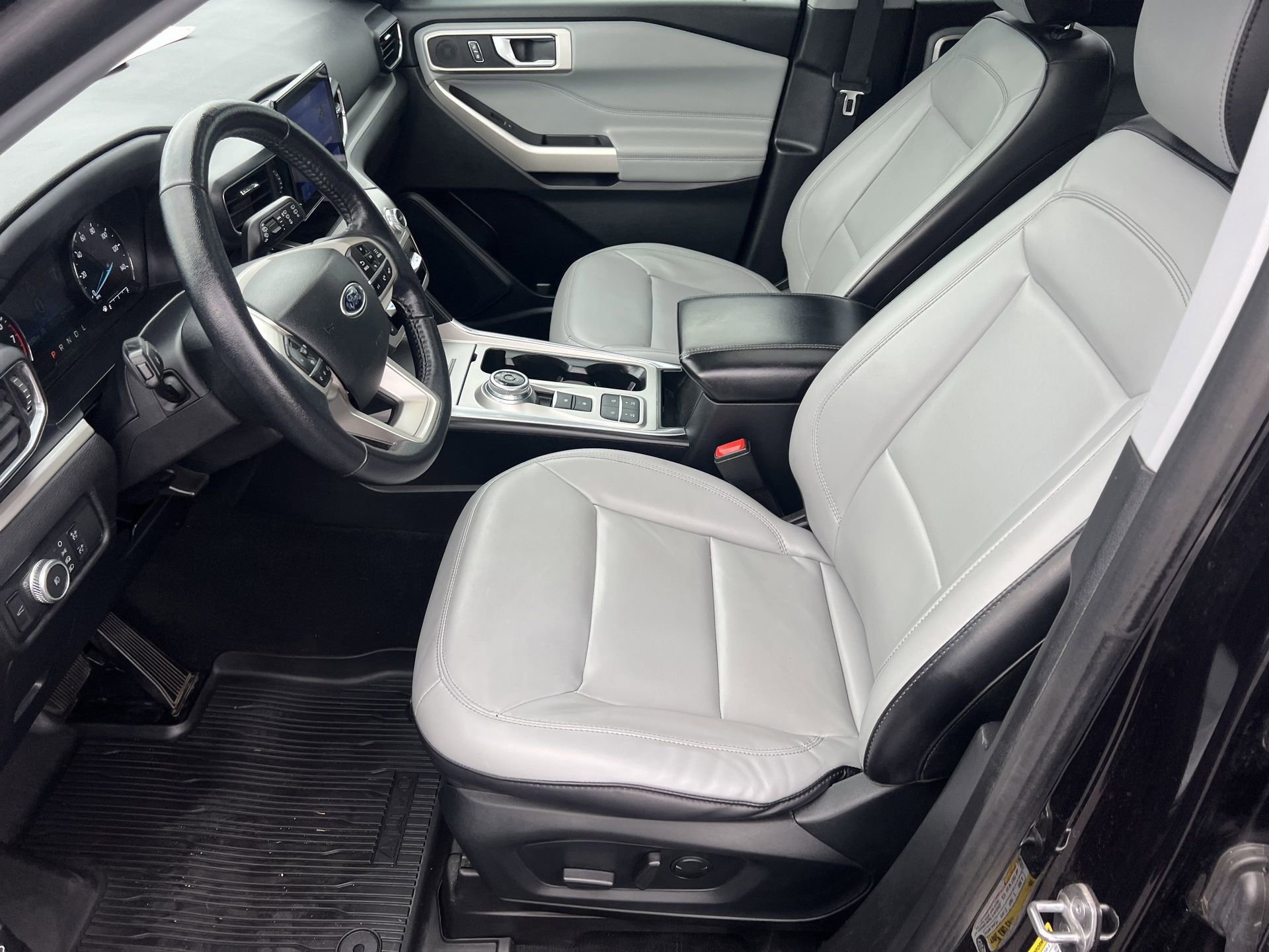 Certified 2021 Ford Explorer XLT w/ Equipment Group 202A image 22