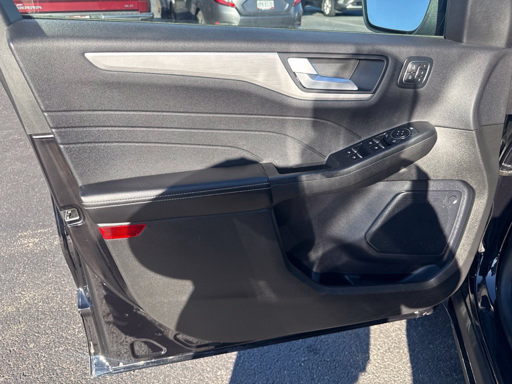 Certified 2024 Ford Escape Platinum AWD/4WD image 20