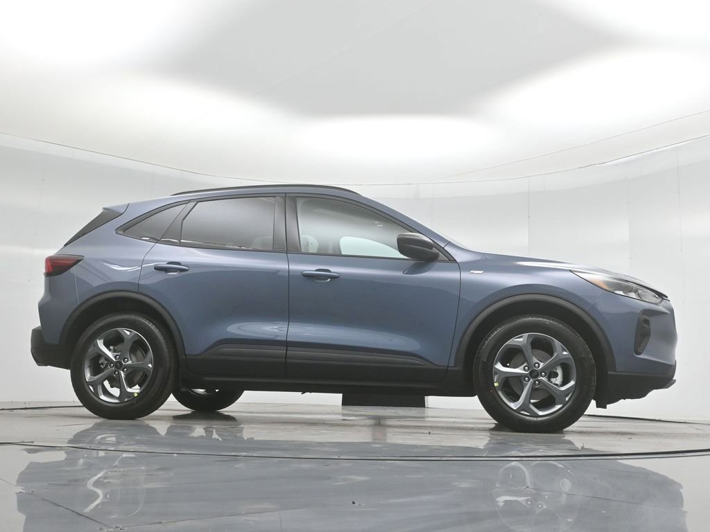 Certified 2025 Ford Escape ST-Line w/ Equipment Group 301A image 8