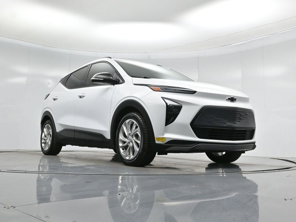 Used 2023 Chevrolet Bolt EUV LT w/ Driver Confidence Package image 4