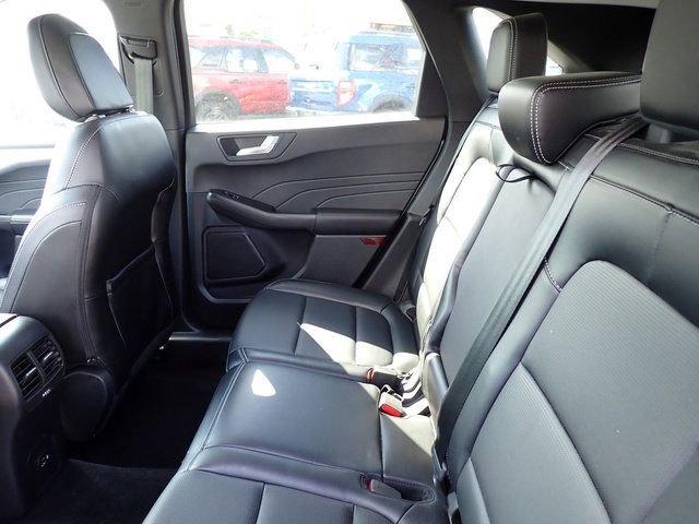 Certified 2023 Ford Escape Platinum AWD/4WD image 19