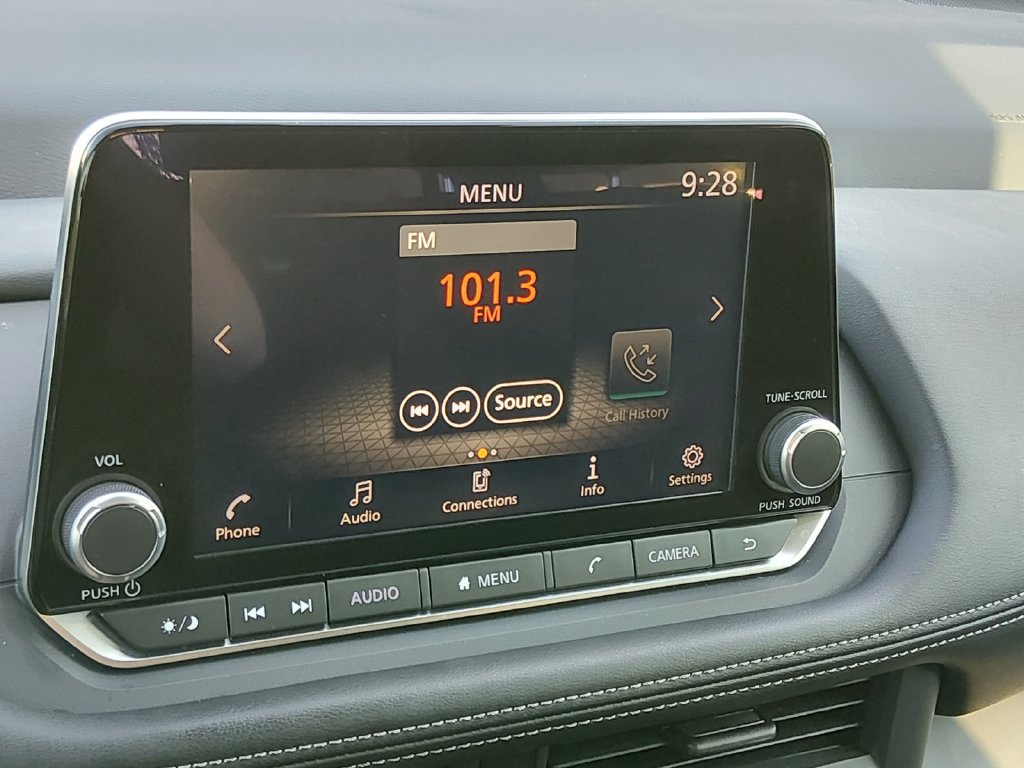 Used 2025 Nissan Rogue S FWD image 20
