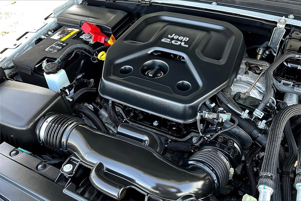 Used 2022 Jeep Wrangler Unlimited Sahara w/ Cold Weather Group image 34