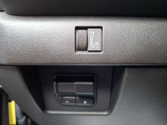 Used 2025 Chevrolet Colorado Trail Boss AWD/4WD image 17