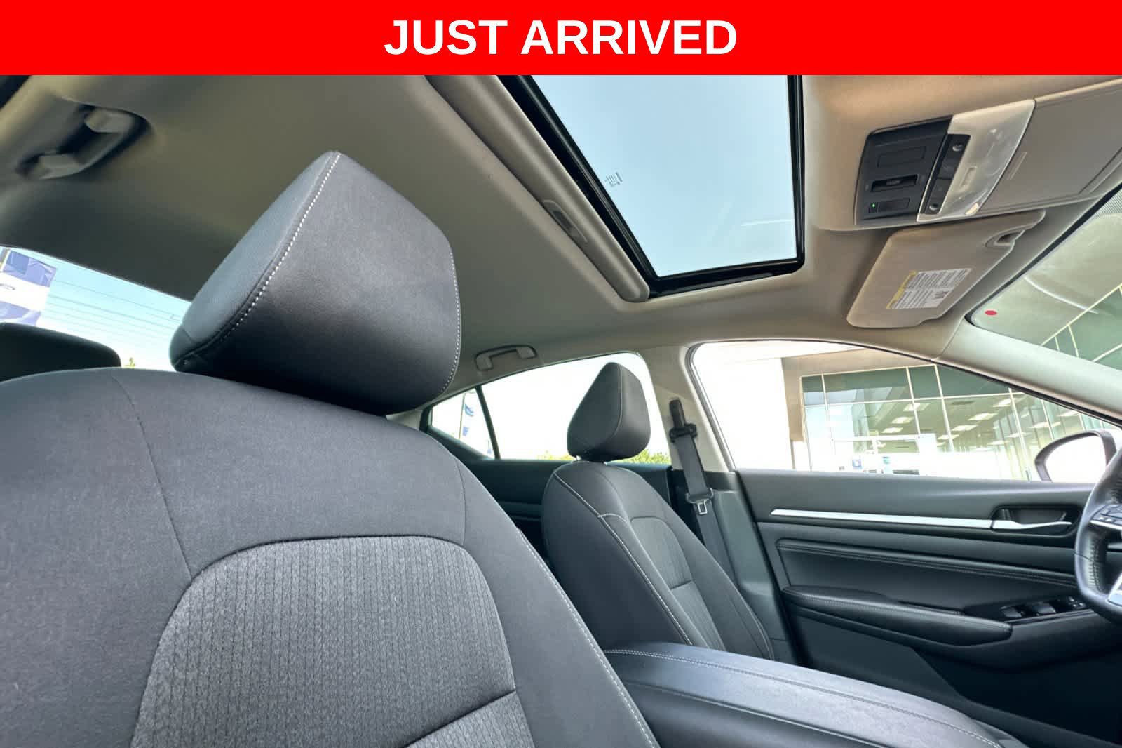 Used 2023 Nissan Altima 2.5 SV w/ SV Premium Package FWD image 17